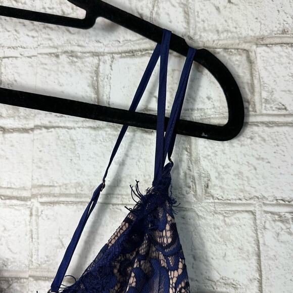 StyleStalker Dress Blue Lace Mini Party Cocktail Sleeveless Floral V Neck Navy S - Picture 9 of 12